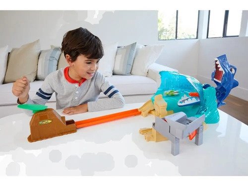 Pista Ataque Tiburón Hotwheels Batalla Playa Tiburones