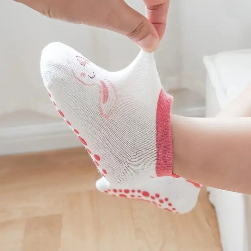 D_676900-MCO82875208977_032025-O.jpg 3 Pares Medias Niños Calcetines Alta Calidad Antideslizante