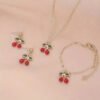 D_751206-MCO83948839321_042025-O.jpg Collar Cadena Mujer Cereza + Aretes Y Pulsera Set 3 Piezas