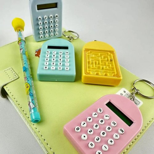 D_927883-MCO82618696251_022025-O.jpg Calculadora X 12 Unidades Llaveros Regalo Mini Figuras Azul Acero